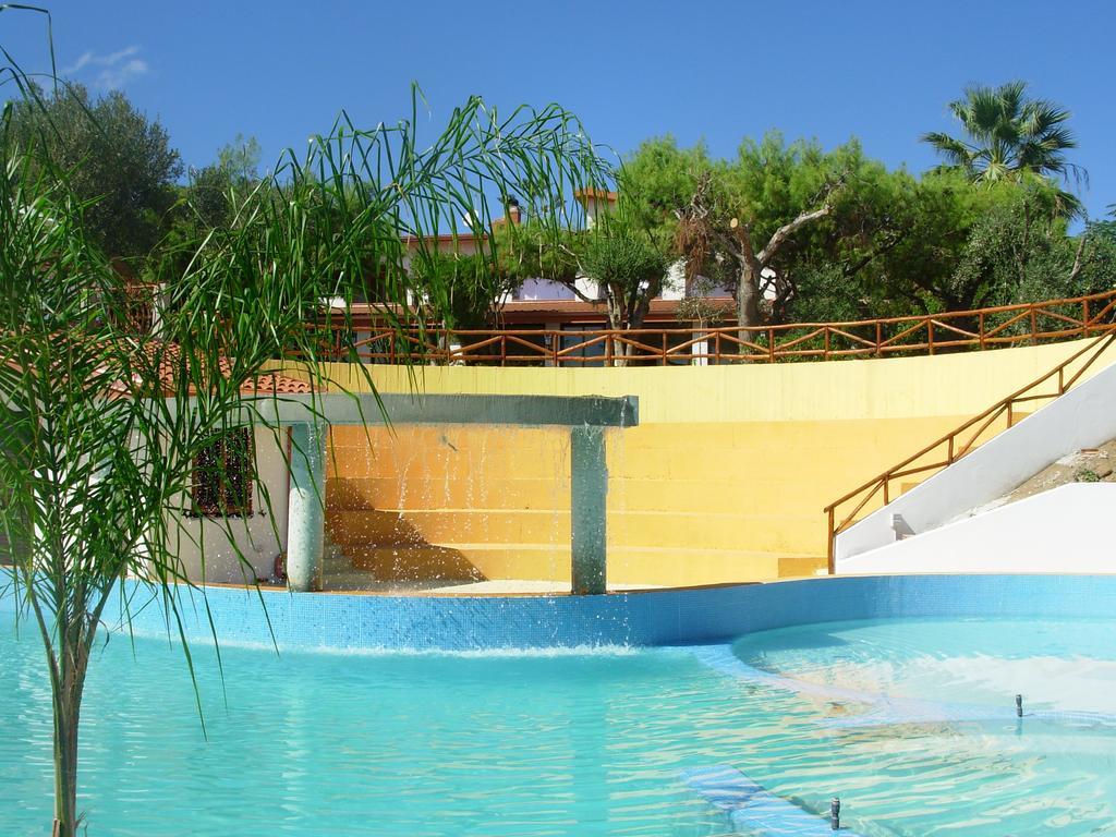 Residence Hotel La Taverna Capo Vaticano Exterior foto